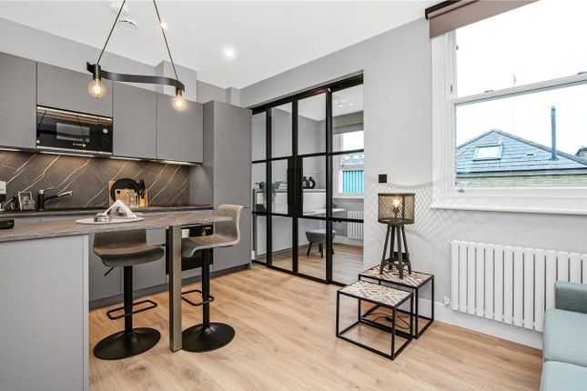 First Floor Flat, 27, Islington Park Street, London photo 3