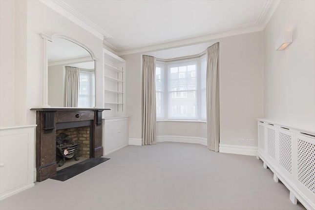Detached house to rent in Iveley Road, Clapham, London