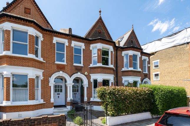 Thumbnail Flat to rent in Clapham Common West Side, London