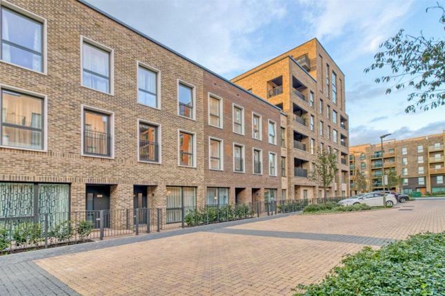 Town house for sale in Thonrey Close, Colindale