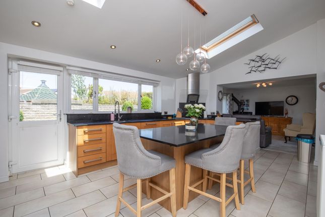 37 Rest Bay Close, Porthcawl photo 3