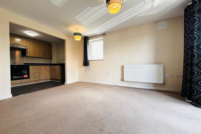 68, Alexander Square, Eastleigh photo 3