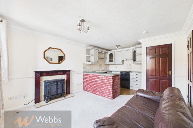 16, Hamilton Close, Cannock photo 2