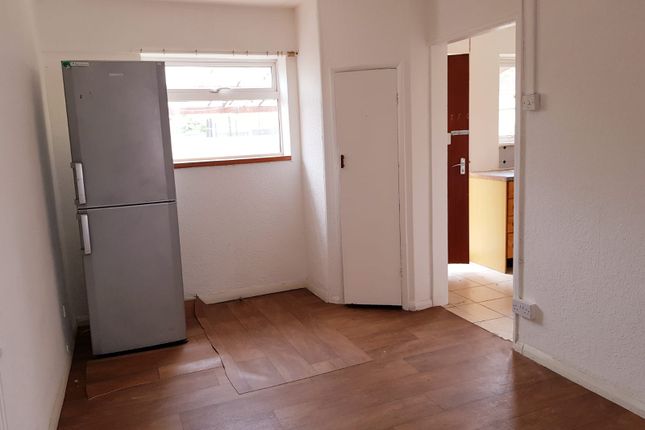 187, Knolton Way, Slough photo 5