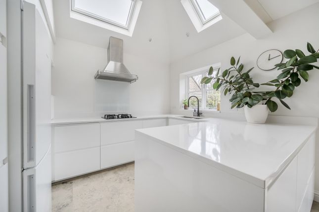 Haildans,, New Road, Wormley, Godalming photo 5