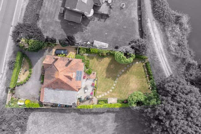 Westray, Chertsey Road, Shepperton photo 2