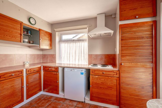 6 Park View Avenue, Great Yarmouth photo 4