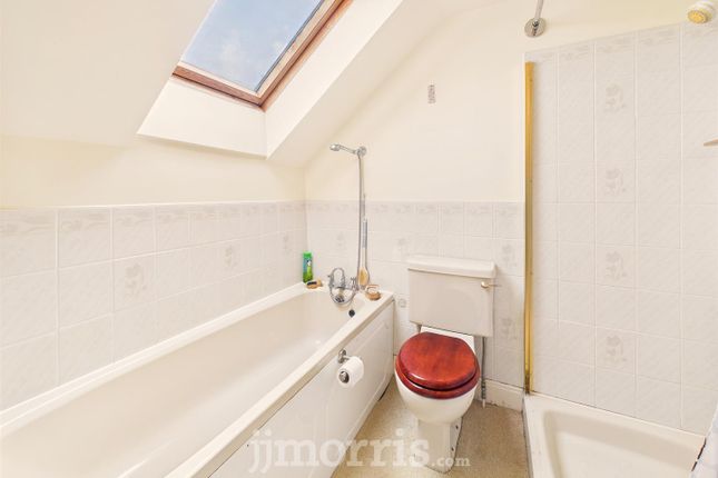 En Suite Bathroom