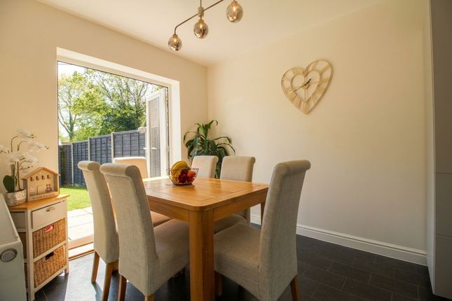 23 Broadview Close, Ashford photo 4