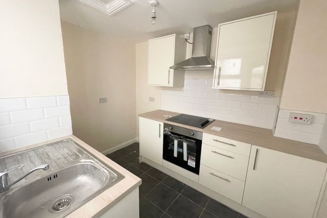 End terrace house for sale in Boulevard, Hull