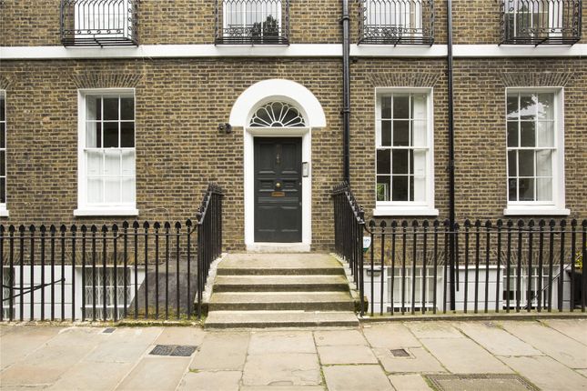 Flat to rent in Compton Terrace, Islington, London