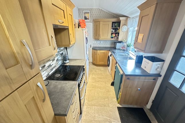 5, Ramridge Road, Luton photo 2