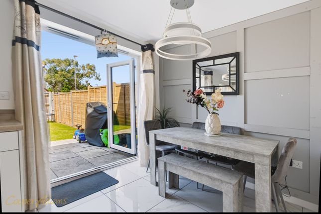49 Hinchliff Drive, Littlehampton photo 4
