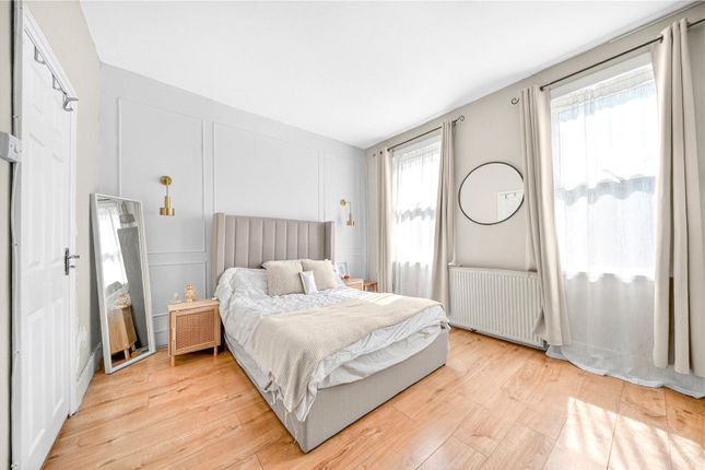 19, Cassiobury Road, London photo 4
