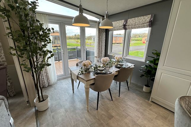 Nottage Park Lodges, Moor Lane Nottage, Porthcawl photo 4