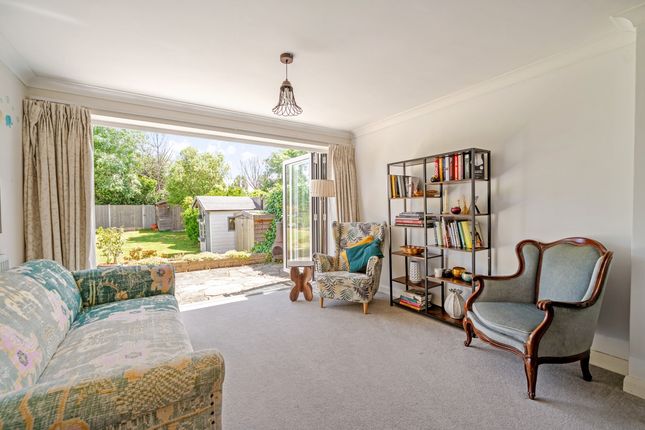 3, Ember Gardens, Thames Ditton photo 4