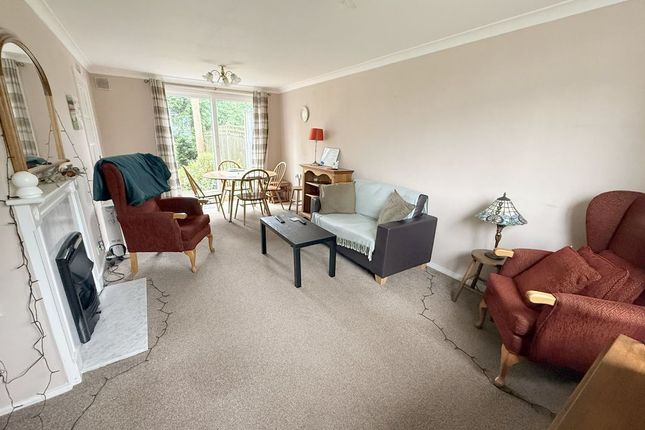97, Barnet Road, Potters Bar photo 2