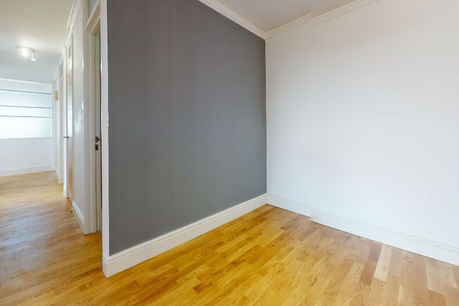 Flat to rent in Eaton Road, Hove