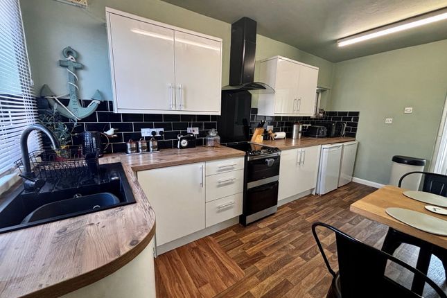 18, Chestnut Avenue, Swadlincote photo 4