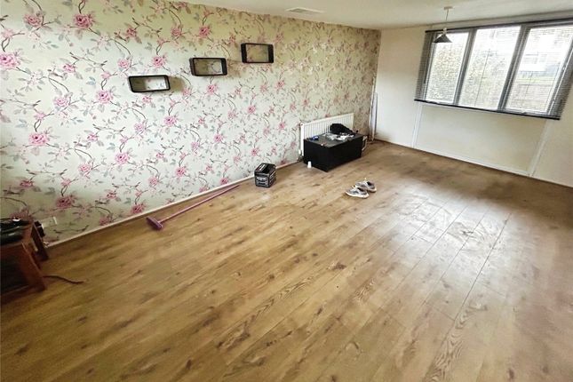 24, James Galloway Close, Coventry photo 2