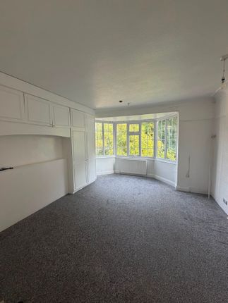 Fitzroy Drive, Leeds photo 4