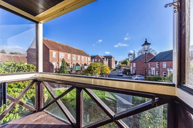 6, Henty Gardens, Chichester photo 4