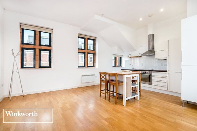 Flat 17, Palmeira Yard, Hove photo 2