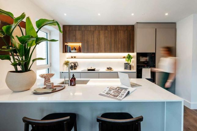 Flat for sale in Bow Common Lane, London