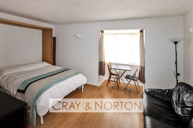 79, Anthony Road, London photo 4
