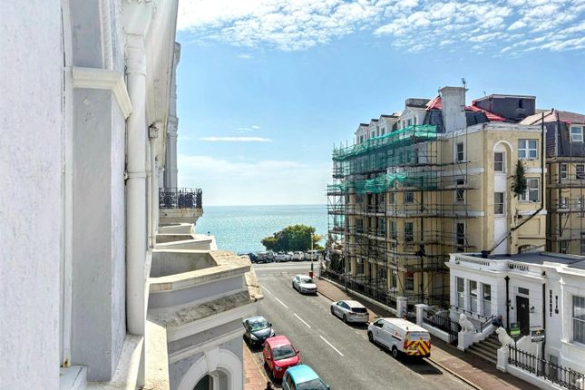 8, Victoria Court, 24-26 Burlington Place, Eastbourne photo 2