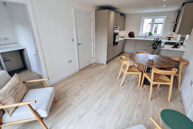 Plot 284 The Fairbank, Belfry Way, Ripley photo 4