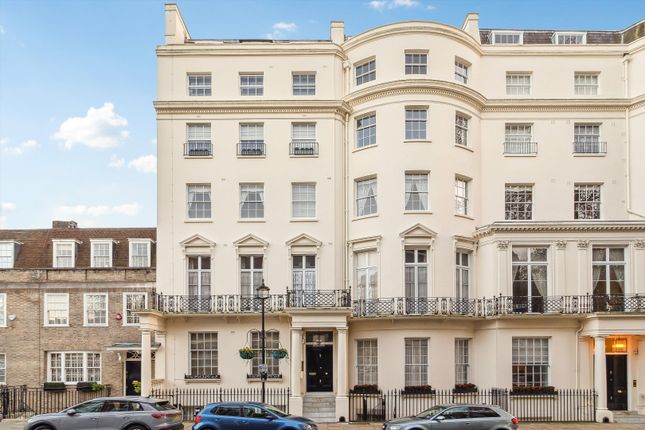 Maisonette to rent in Gloucester Square, London W2.