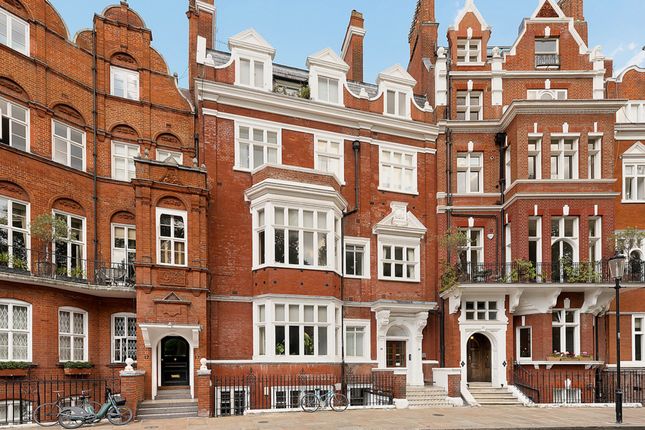 Flat Flat G (LGF), 19, Lennox Gardens, London photo 3