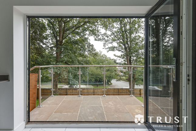 Orchard View, Raikes Lane, Birstall photo 4