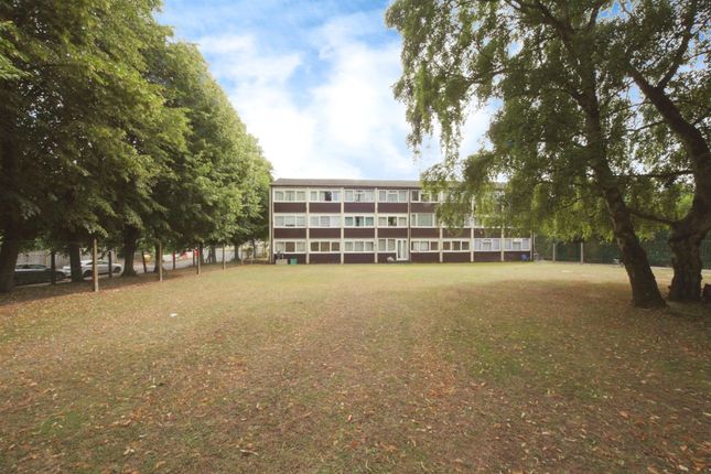 1-bed flat on 9, Harrowden Court, Harrowden Road, Luton, £120,000