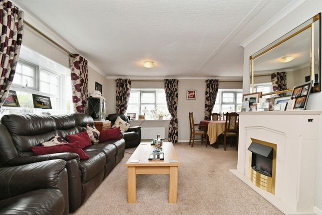 22, Four Oaks Park, Eye Road, Eye photo 3