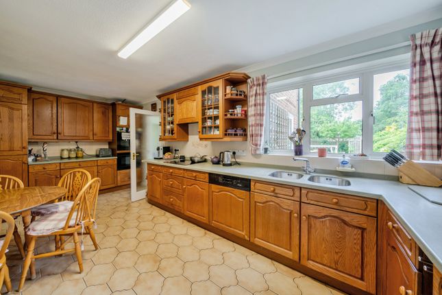 4, Stambourne Way, West Wickham photo 4