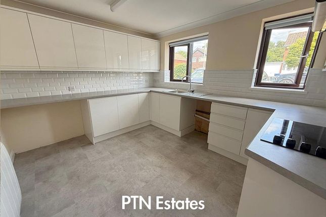 91, Blenheim Road, Kingswinford photo 4