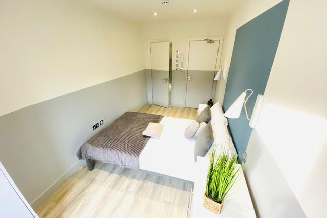 Room to rent in Abbotts Road, Mitcham