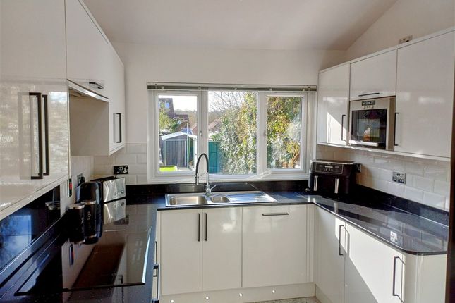 Moncktons Avenue, Maidstone photo 3