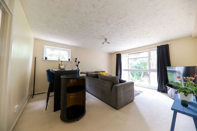28 Mead Place Berry Lane, Rickmansworth photo 2