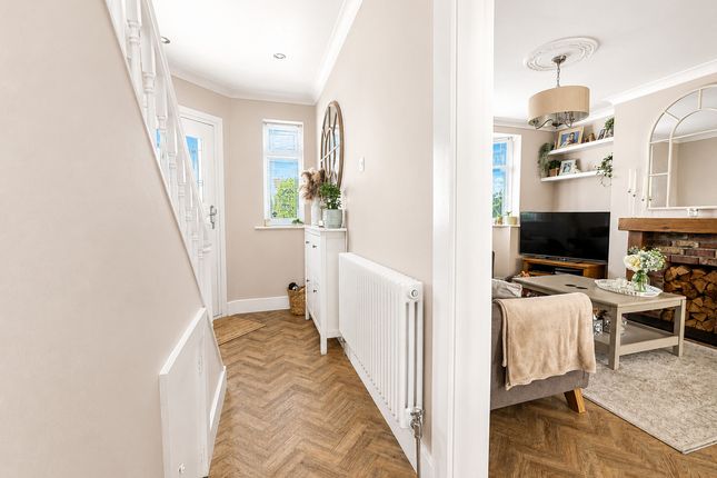 8, Brendon Way, Westcliff on Sea photo 4