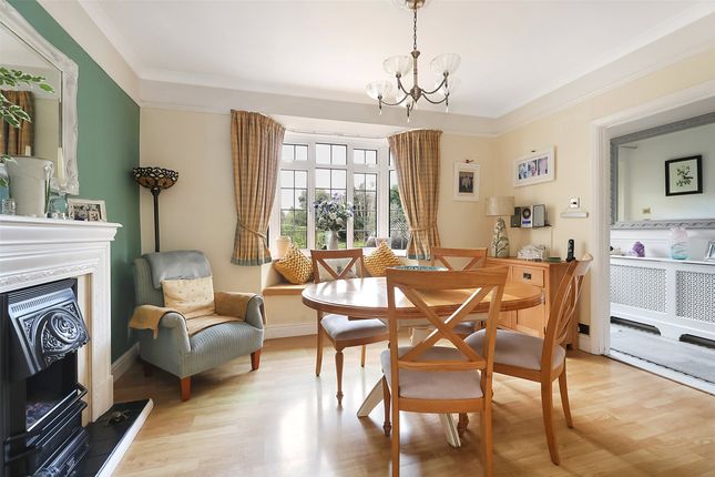 3, Josephine Close, Tadworth photo 4