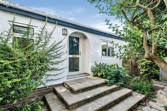 Thumbnail Mobile/park home for sale in The Avenue, Shillingford Hill, Wallingford