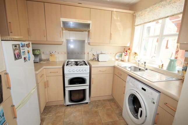 23, Randall Drive, Dunstable photo 3