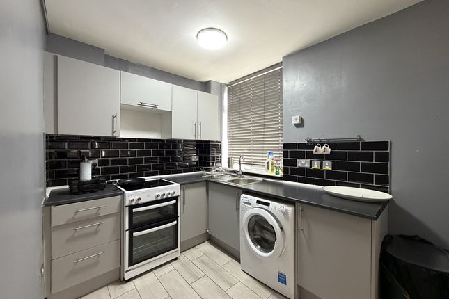 Flat Flat 11, Princes Court, Prince Avenue, Southend-on-sea photo 4