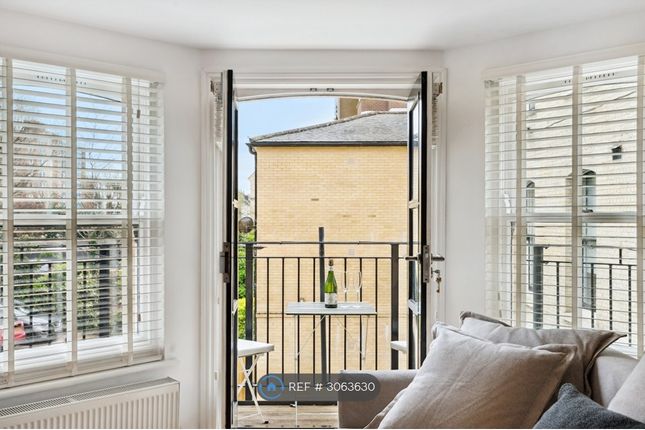 Flat   Eaton Gardens, Hove photo 2