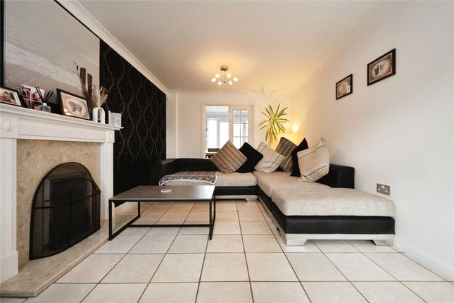77, Nicolson Drive, Bedfordshire photo 2