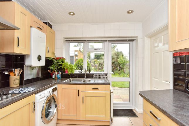 86, Wells Way, Faversham photo 3