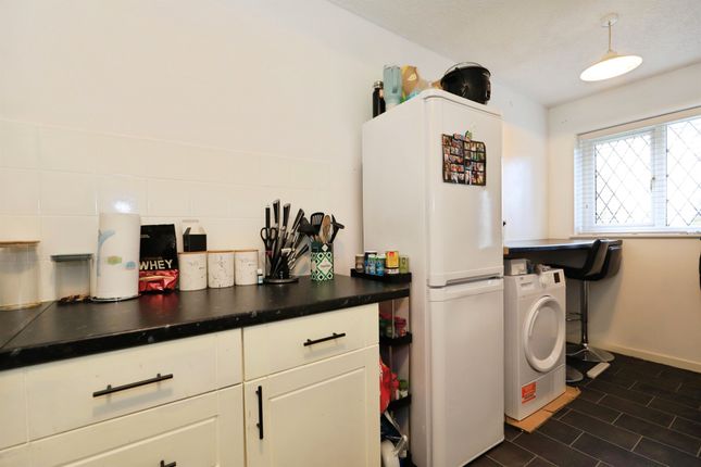 12, Ambleside Close, Bilston photo 3